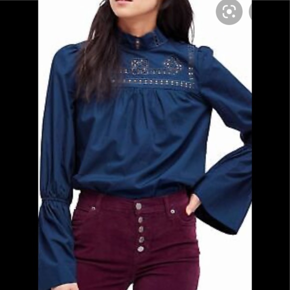 Free People Tops - HP💙Free People blouse NWOT💚